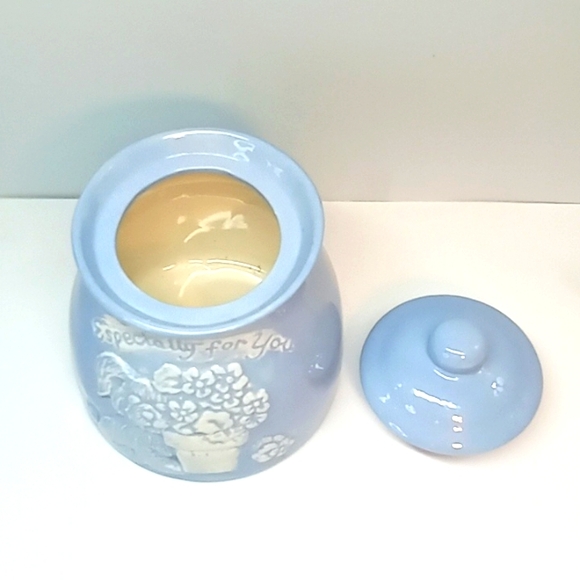 Vintage ceramic periwinkle blue, especially for you canister jar. No flaws - Picture 4 of 7